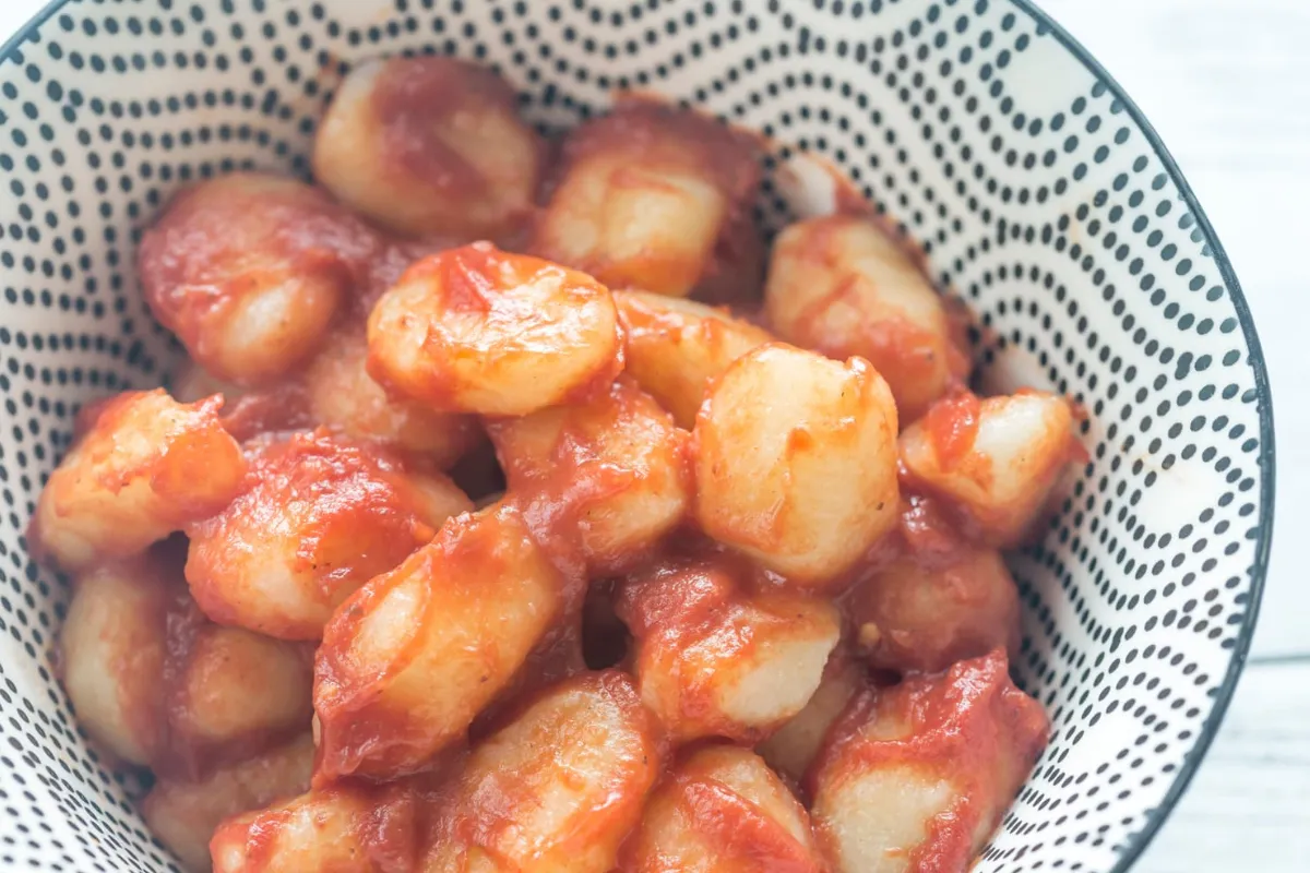 La ricetta dei gnocchi al sugo che lo Chef rivela nel suo libro segreto di cucina