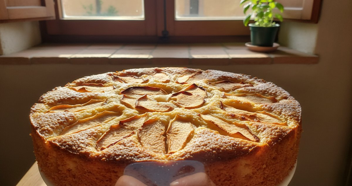 torta-di-mele-deliziosa-alta-siffice-che-piace-agli-ospiti-quando-vengono-a-trovarti-la-ricetta-che-sorprende-ogni-volta